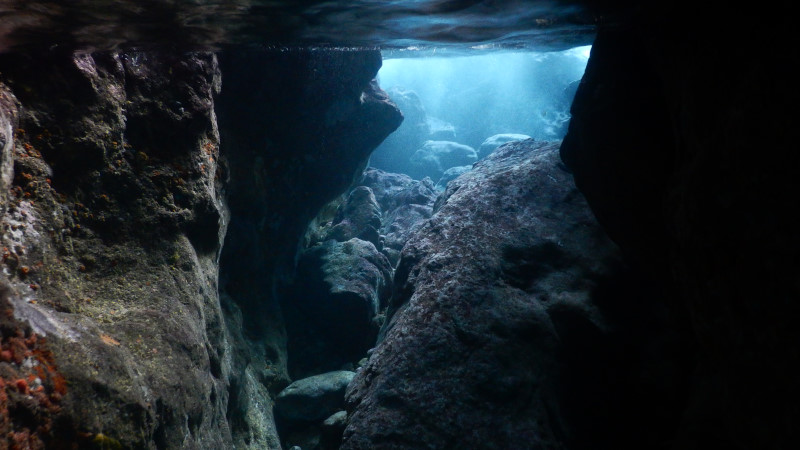 normand island jeskyne