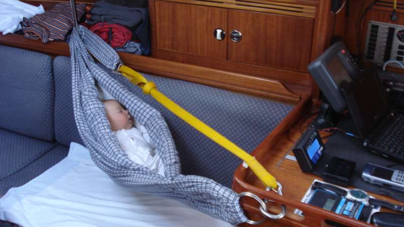 spani kojence na lodi