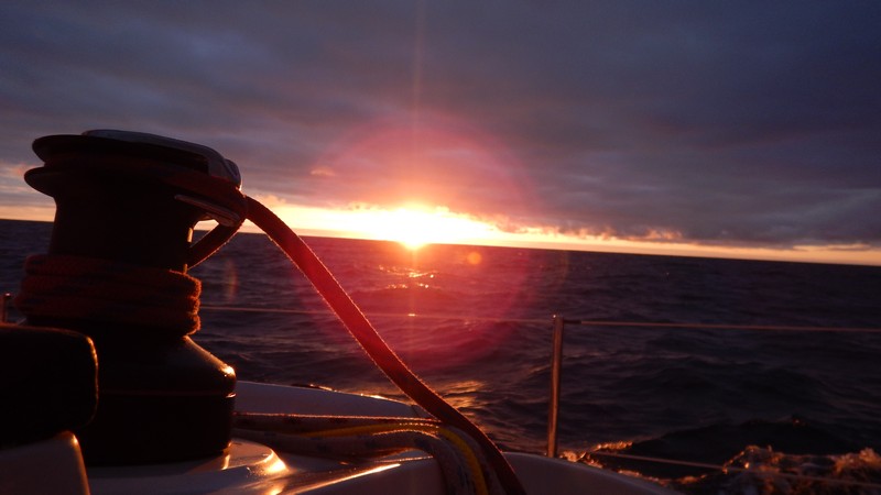 zapad slunce na lodi